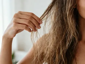 Co najbardziej niszczy włosy?